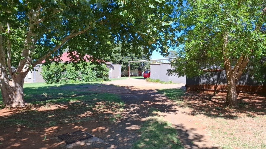 5 Bedroom Property for Sale in Bainsvlei Free State